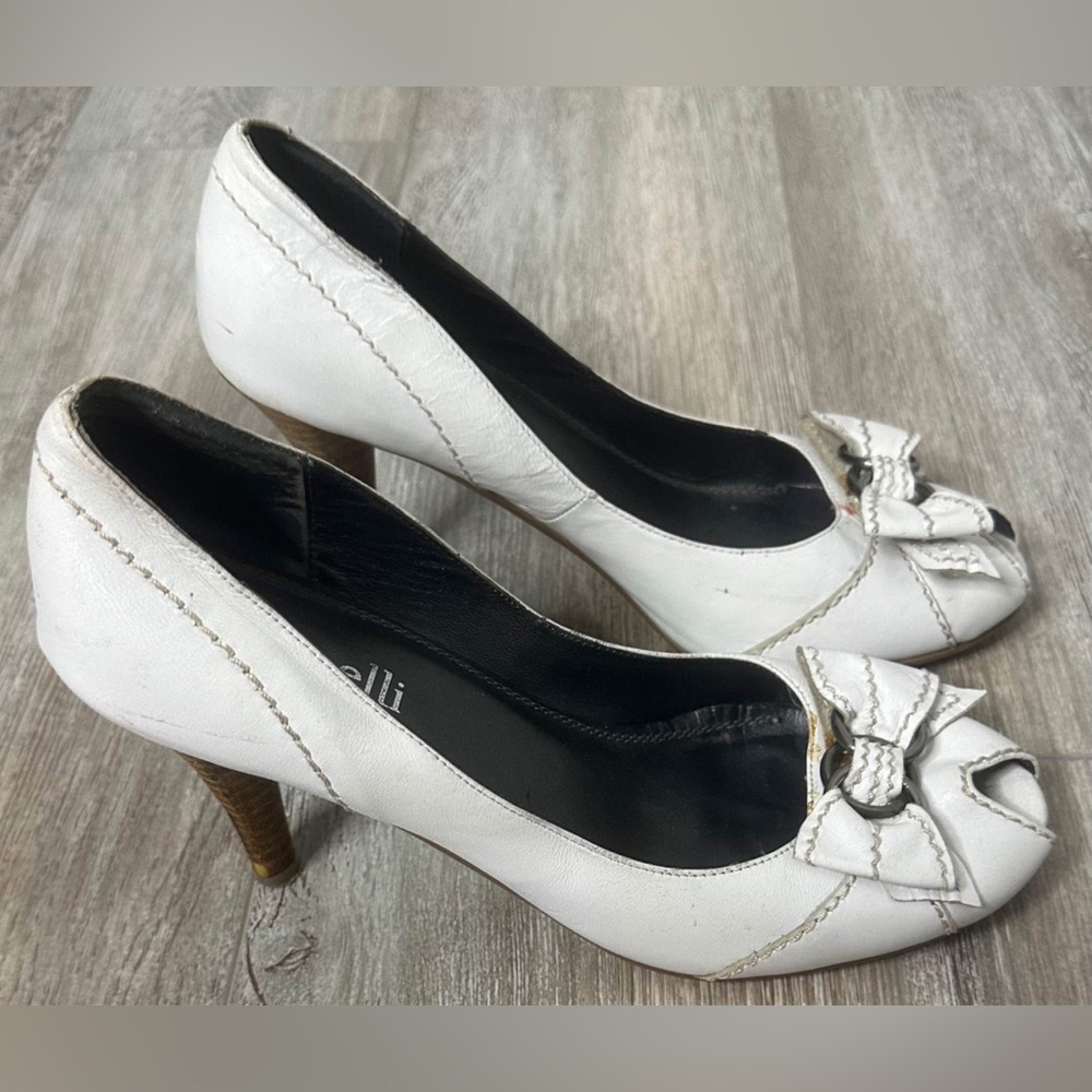 Minelli: White Peep Toe Heels with Bow Accent